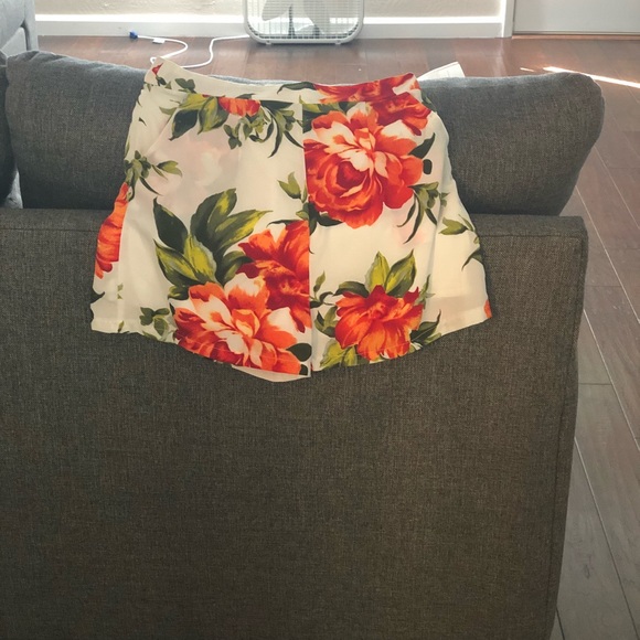 Floral blazer with matching shorts - Picture 5 of 6